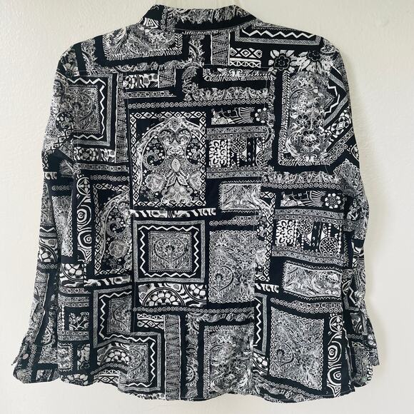 Chico’s Black White Buttondown shirt size L - Picture 6 of 7